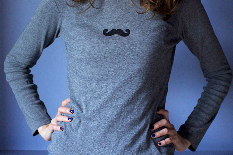 Couture facile : le tee shirt moustache