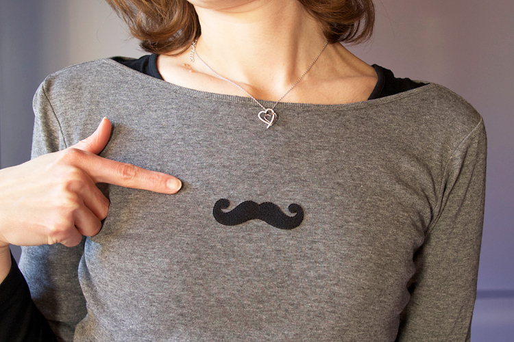 Couture facile : le tee-shirt moustache