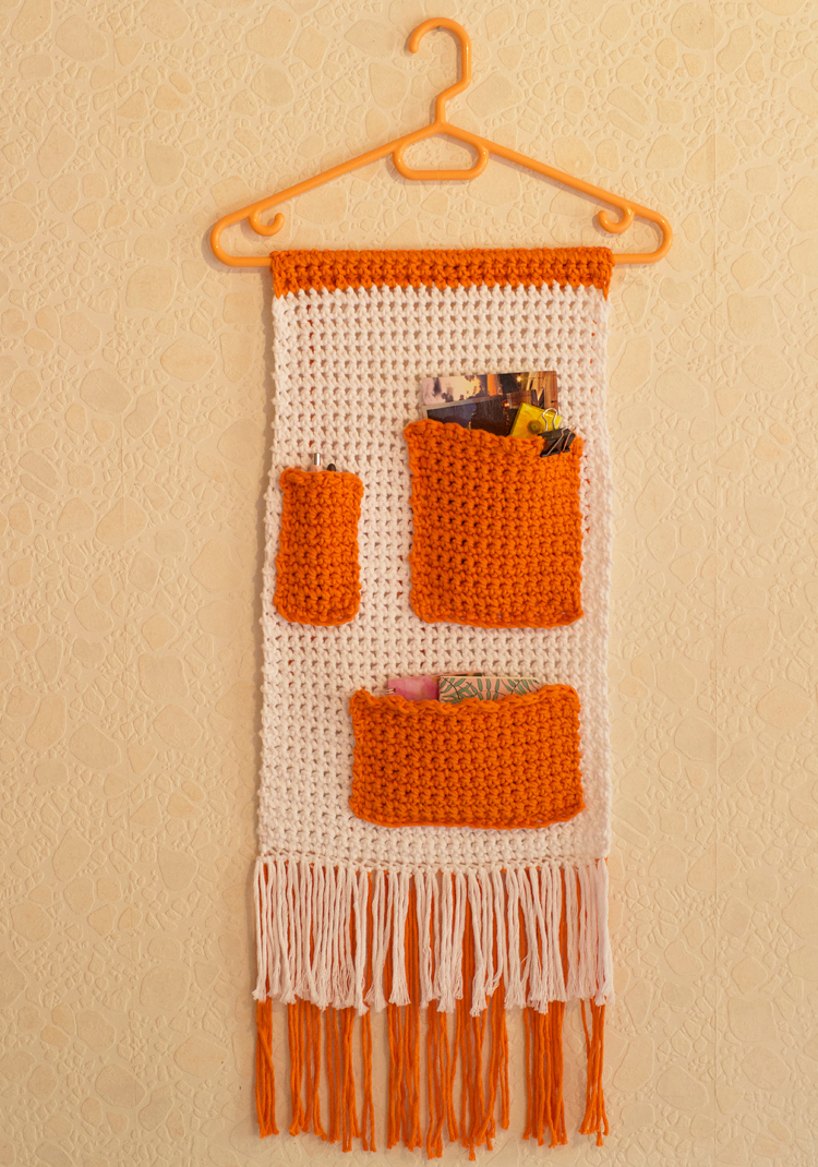 You are currently viewing Une pochette murale au crochet