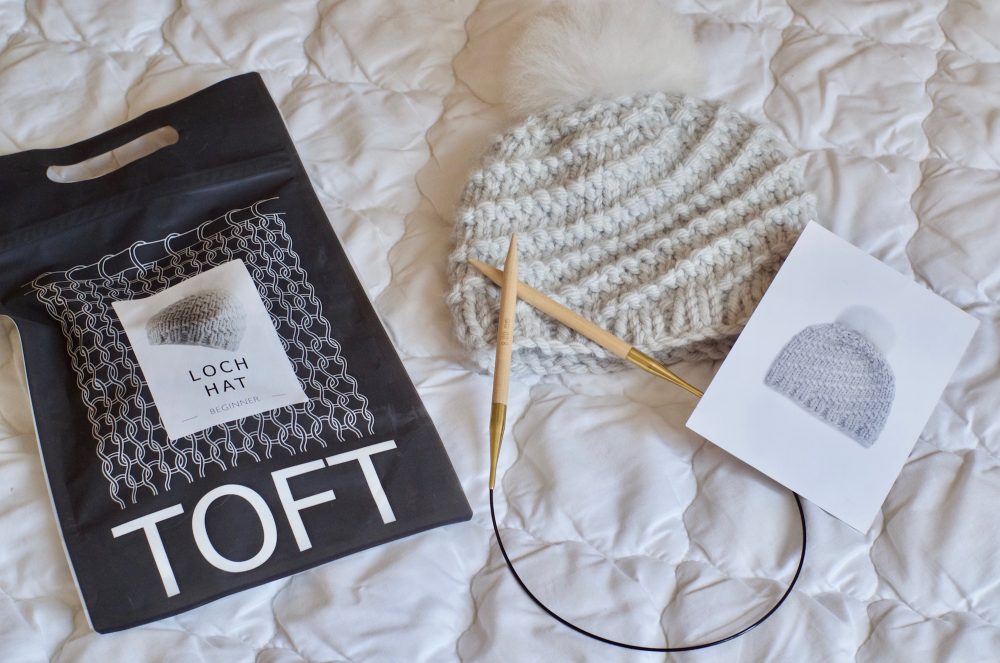 Lire la suite à propos de l’article Loch Hat de TOFT – Kit de Bonnet simple à tricoter